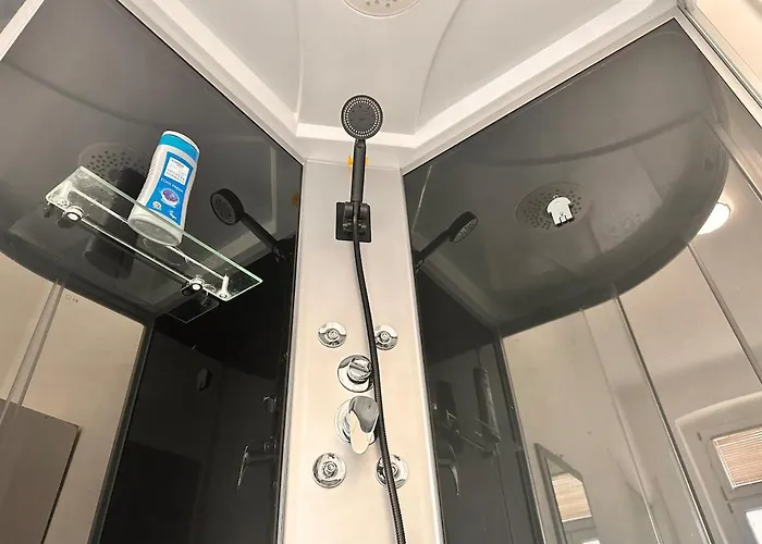شقة Spacious Netflix For Up To 4 People With Massage Shower *